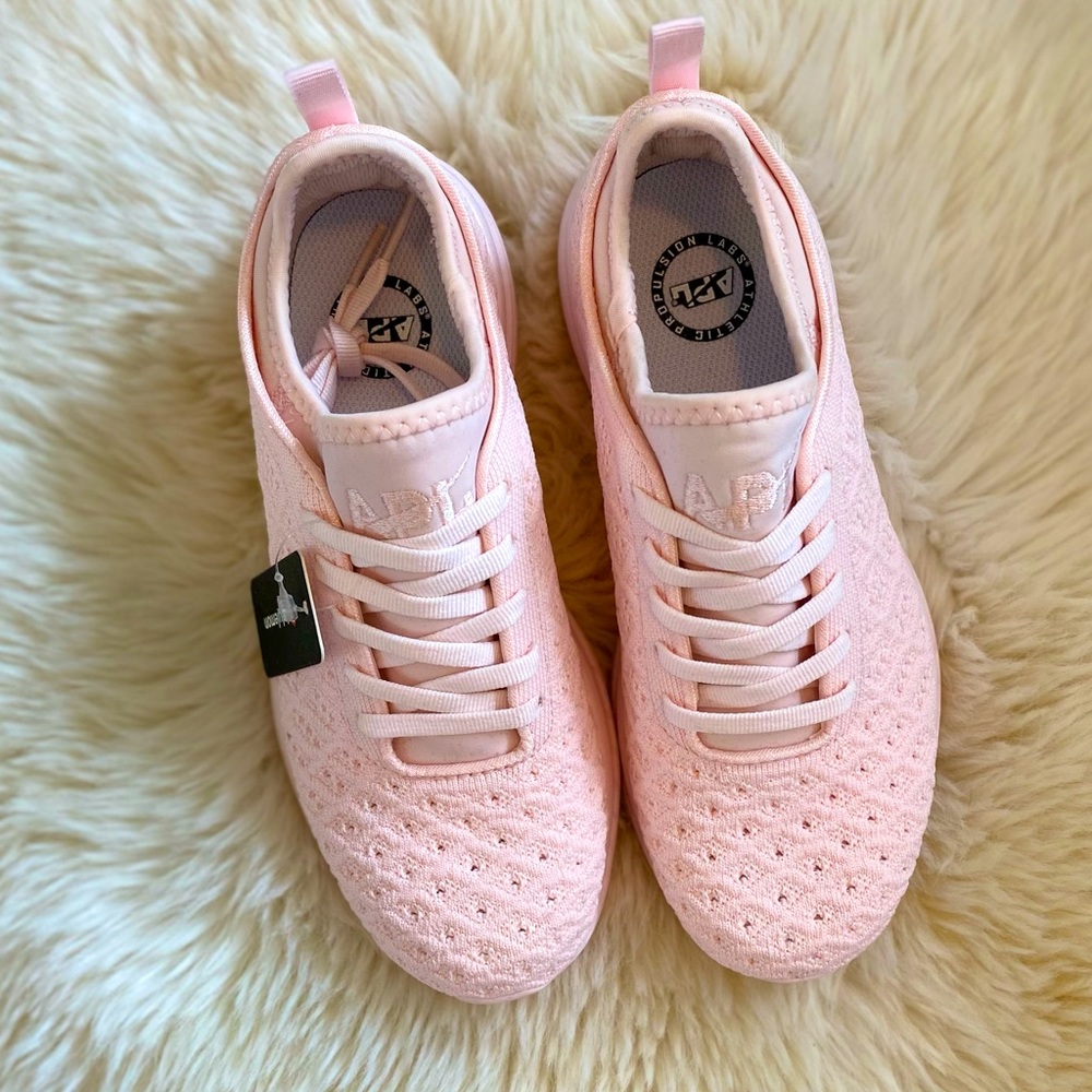 BNWT APL Women’s Techloom Phantom